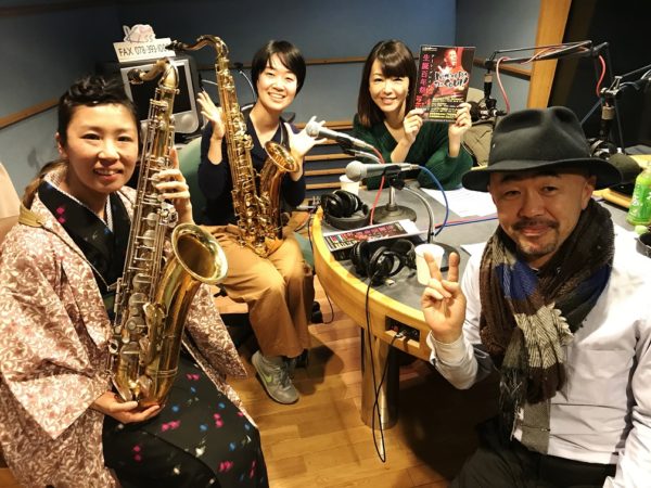 ｢ザ･テナー三姉妹｣の長女 秦ゆりさんと､ 三女 高井晶子