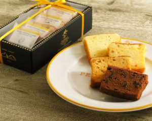 ｢PEANUTS HOTEL:PATISSERIE TOOTH TOOTH KOBEパウンドケーキ｣ 1,500円(税抜)